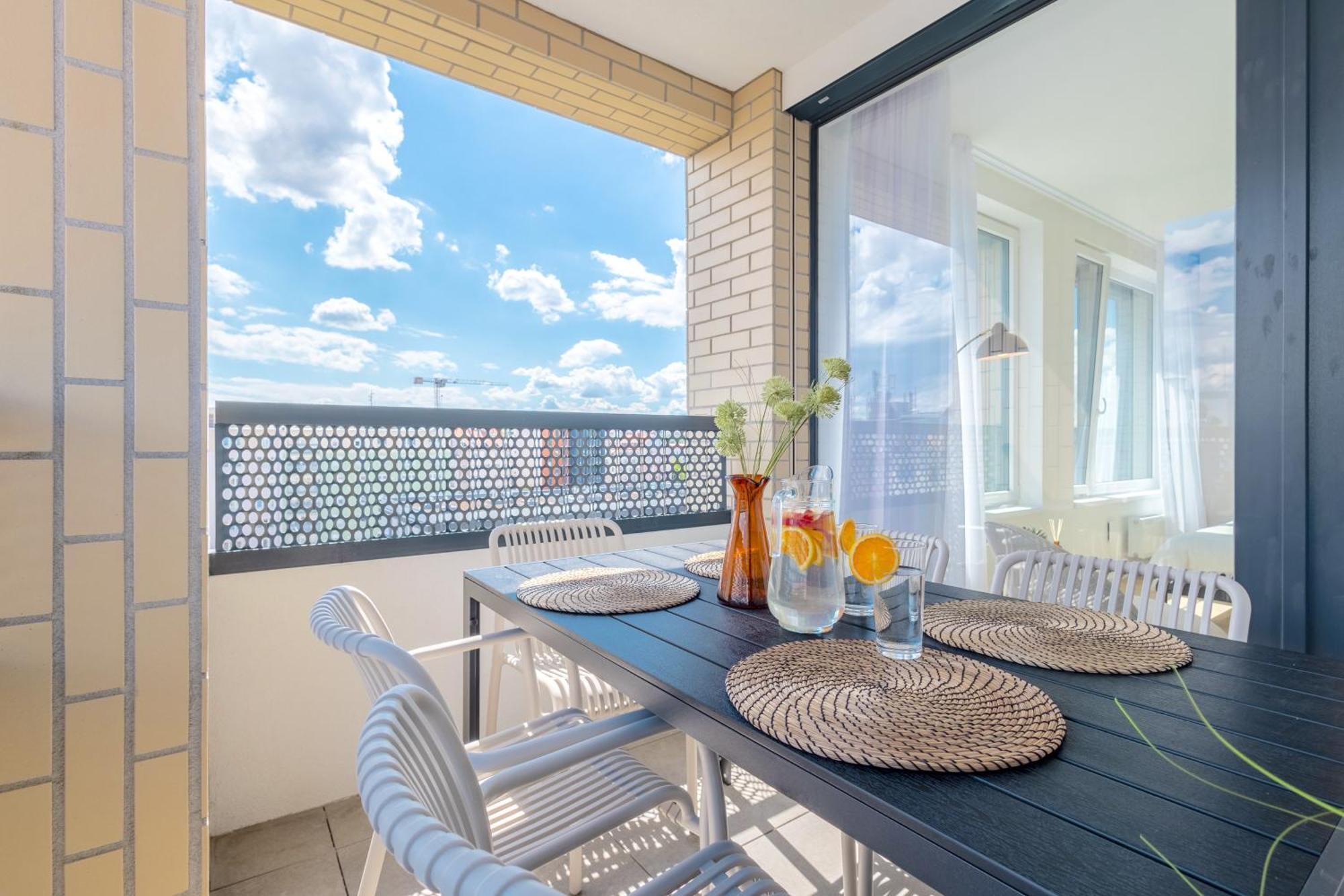 Apartmán Bright 2br - 8th Floor, Balcony, Free Parking - By Gravity *