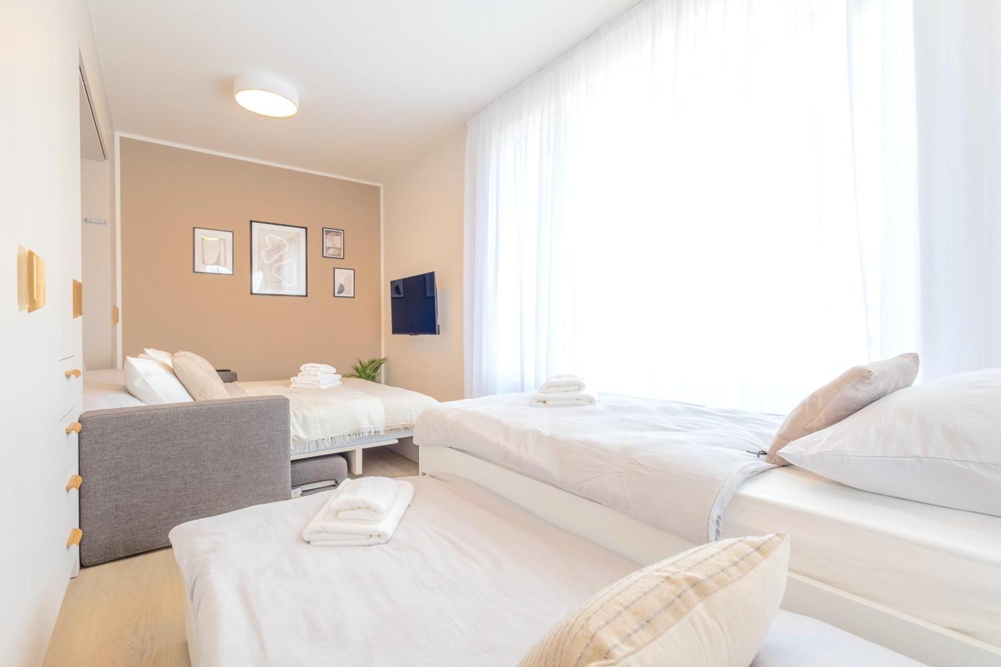 Apartmán Bright 2br - 8th Floor, Balcony, Free Parking - By Gravity *